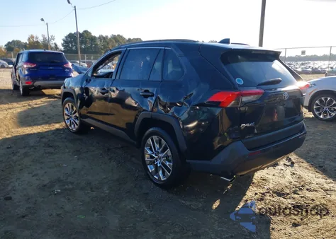 2021 Toyota Rav4 Xle Premium z USA, uszkodzony, nr VIN 2T3C1RFV5MC172349